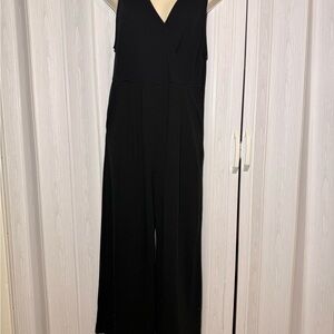 Uniqlo Jumpsuit Sz Small Black V Neck Wide Leg Tank Casual Comfort Beach